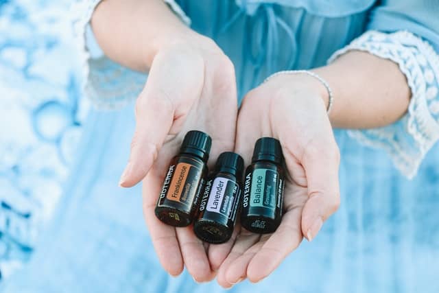 essential oils for pregnancy labor contraction